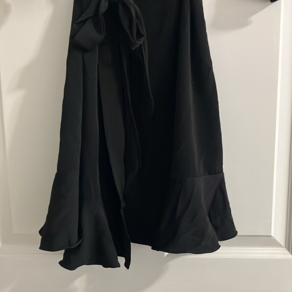 Ruffle Black Robe - Picture 3 of 3